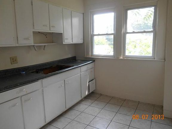 2nd image of 2035 Floral Ave