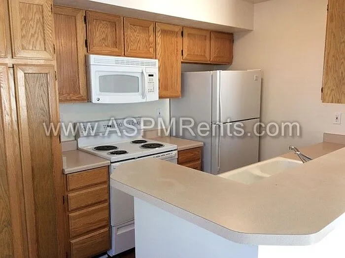 3235 W Brynwood Pine Bay — Photo 2