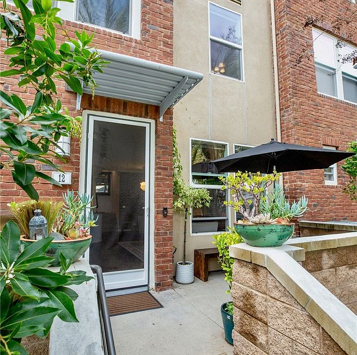 1st image of 12 Midtown Dr