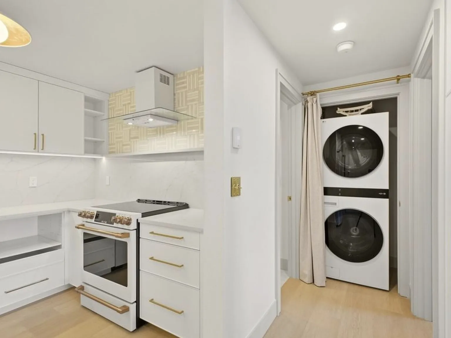 1 bed, 705 sqft, $2,200 — Photo 2