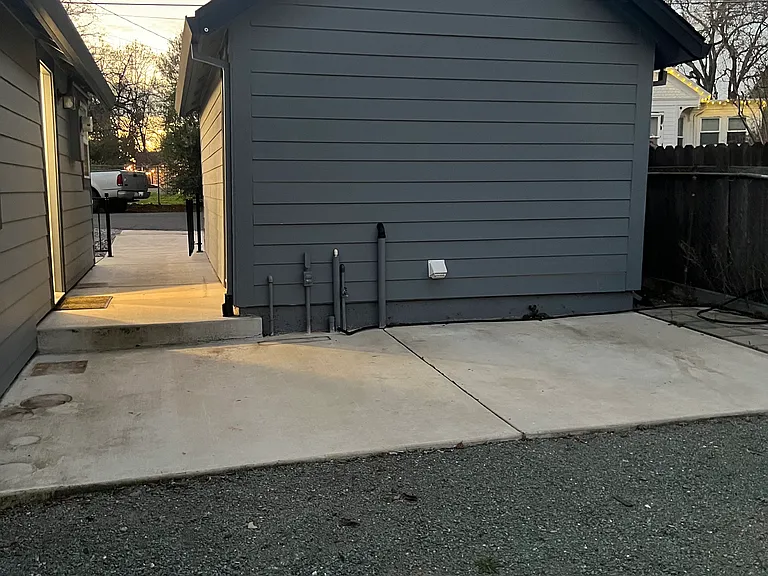 407 Berry St — Photo 4