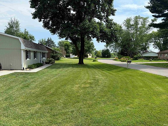 3rd image of 4407 Lake Villa Dr