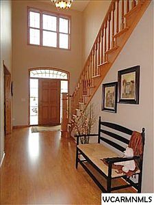 2nd image of 810 Viking Cir