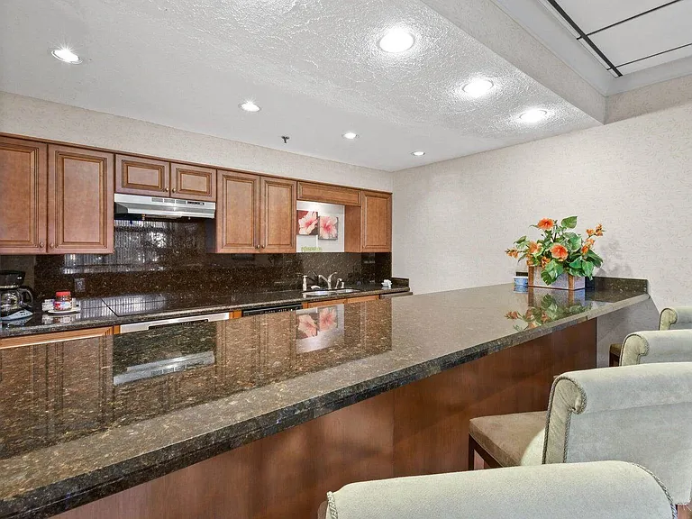 5047 N Hwy #A1A-404 — Photo 41
