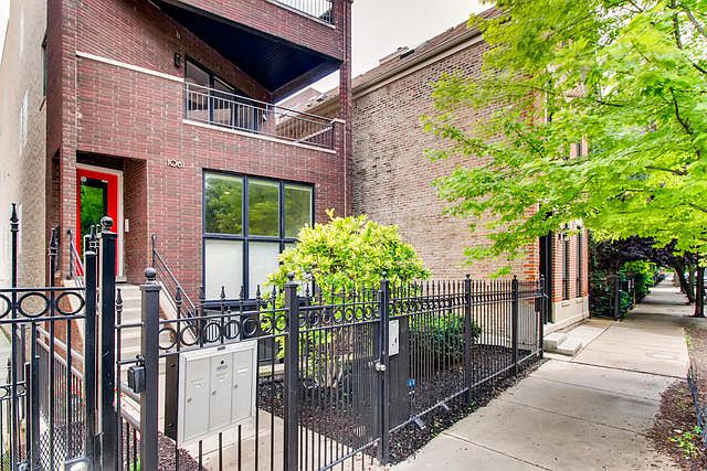 1st image of 1061 N Marshfield Ave #2