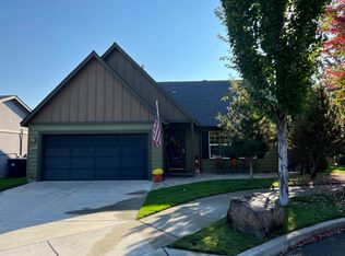 488 SW 28th St, Redmond, OR 97756