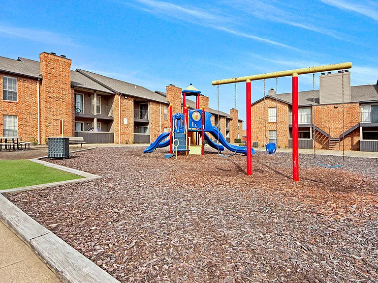 Quail Crossing Apartments — Photo 20