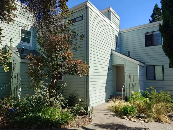 230 Courtyards East, Windsor, CA 95492