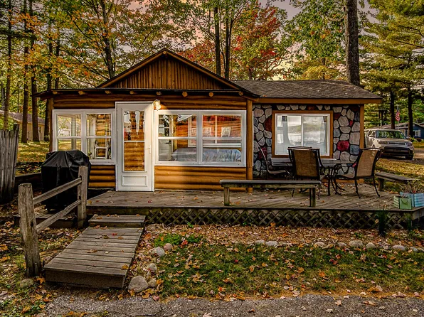 5545 Corey Cv #8, Gaylord, MI 49735