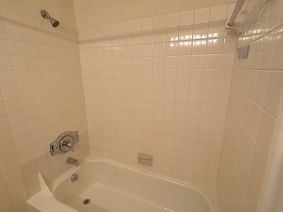 4th image of 10549 Twin Rivers Rd #2