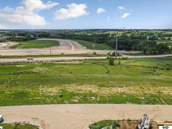 19651 Ogden St, Elkhorn, NE 68022