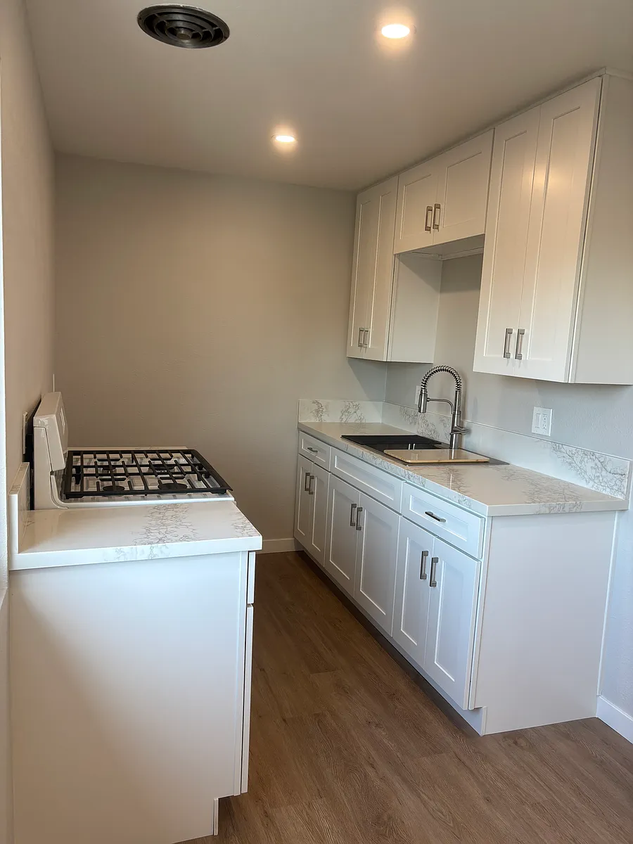 Building Photo - 521 La Cadena Way #8