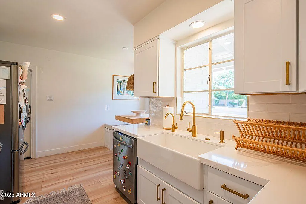 3 bed, 2.0 bath, 1596 sqft, $4,000 — Photo 4