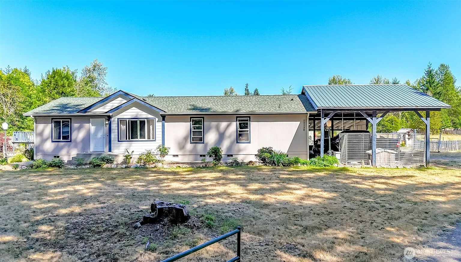 15724 Lawrence Lake Road SE photo 1