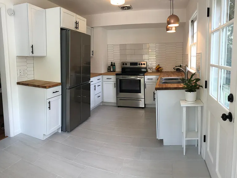 210 Centerlawn St — Photo 1