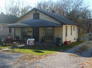 1442 S Home Ave, Independence, MO 64052