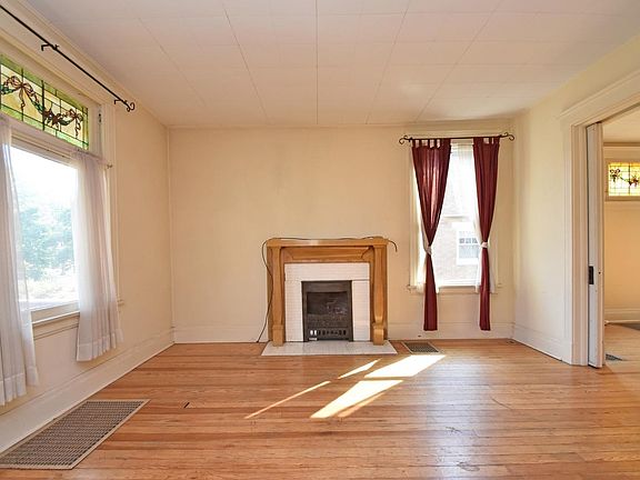 5th image of 3931 Floral Ave