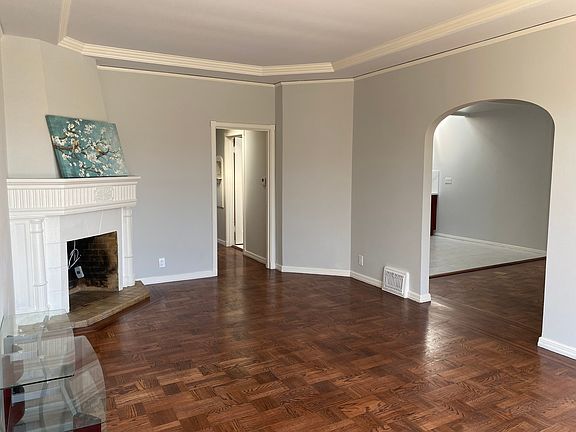 3rd image of 937 Silver Ave