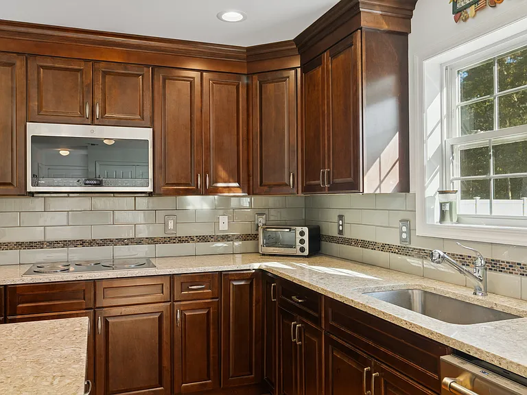 16 Mastro Ct — Photo 11