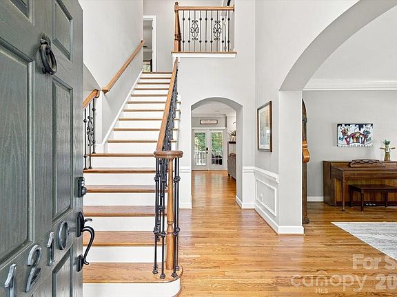 3rd image of 1210 Glynwater Ln