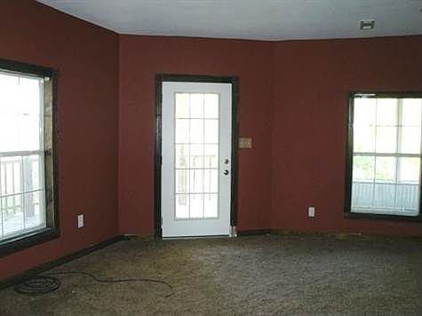 4th image of 90 Heritage Ln