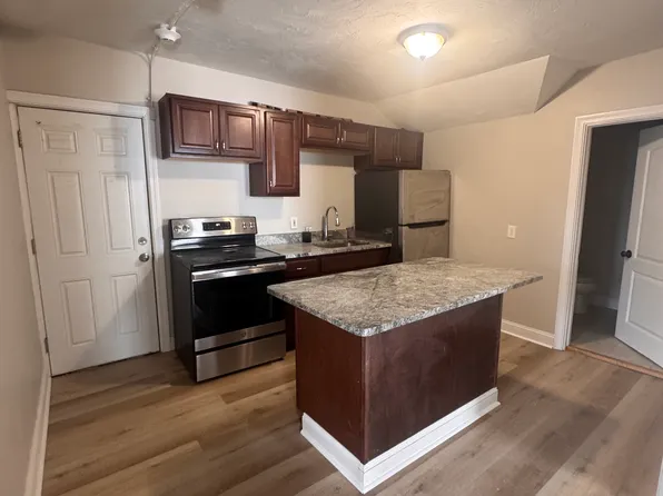 26 Central Ave APT 2R, Dudley, MA 01571