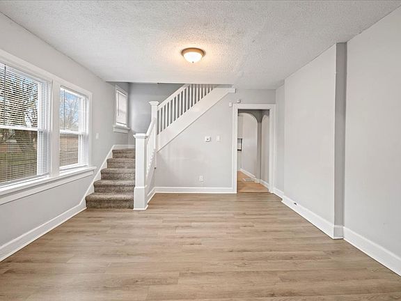 4th image of 3328-3330 E New York St #7a6d9bf4f