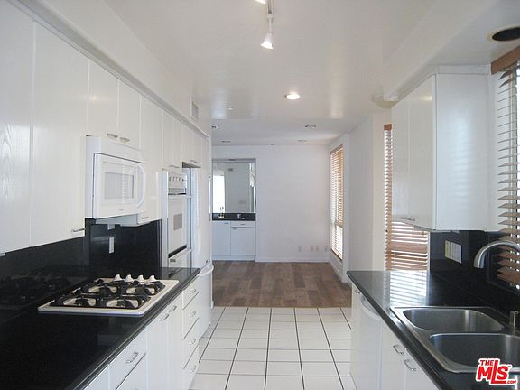 5th image of 1923 Selby Ave APT 303