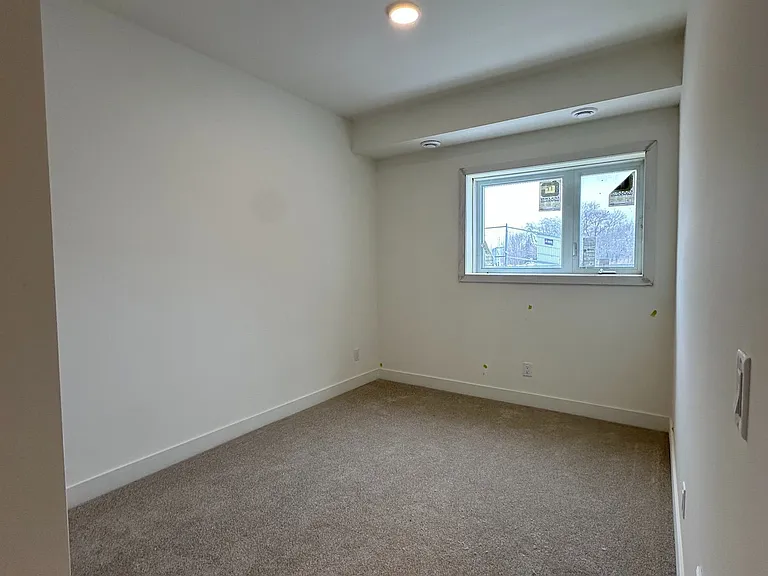 16 Melbourne Ave #109B — Photo 8
