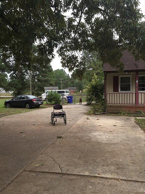2nd image of 7 Park Manor Rd