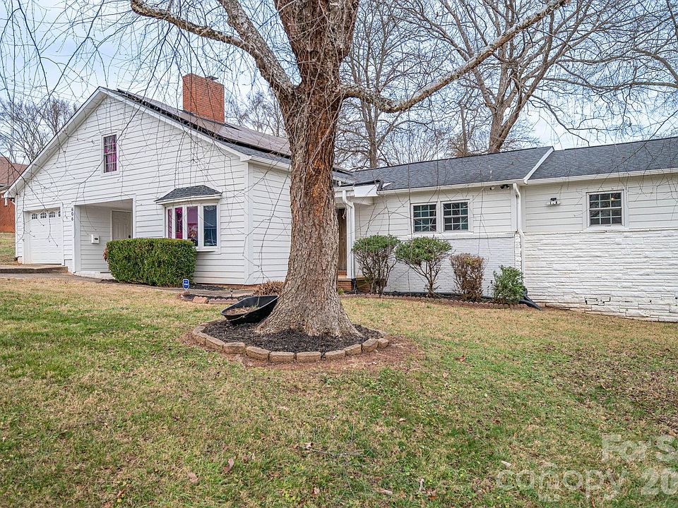1st image of 606 Huss St
