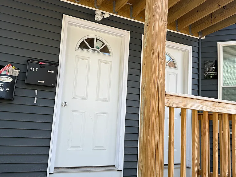 119 Florence St #2 — Photo 1