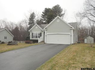 15 Slatestone Dr, Scotia, NY 12302