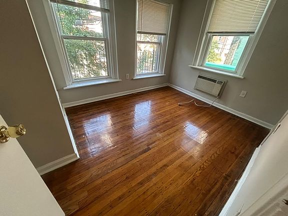 3rd image of 3412 Spring Garden St APT B11