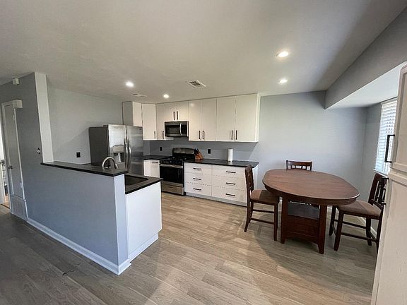 3rd image of 2912 Dillion Hill Dr