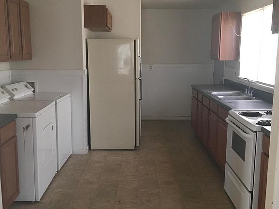 5th image of 304 S Avenue J