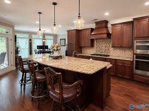 5th image of 22 Autumn Glory Ln SE