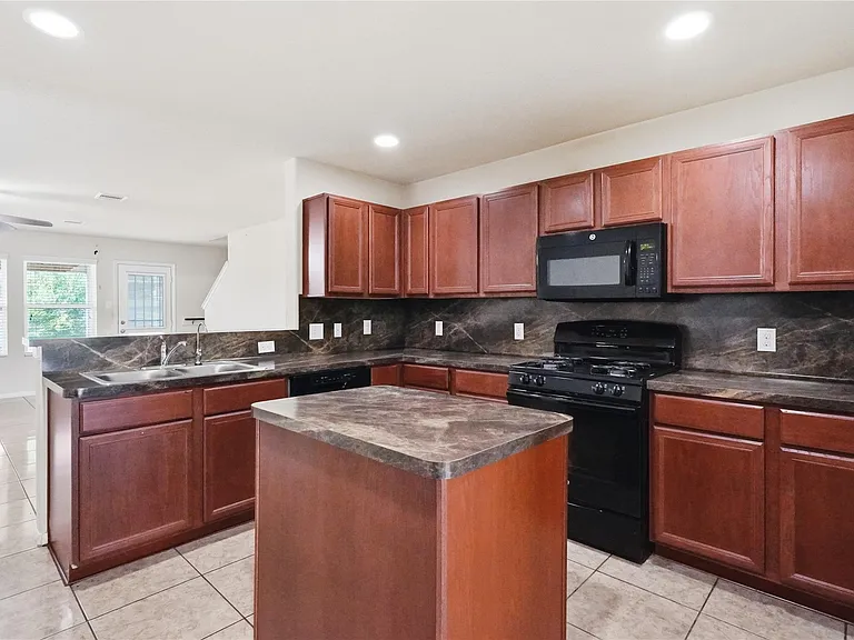 12530 Greencanyon Dr — Photo 9