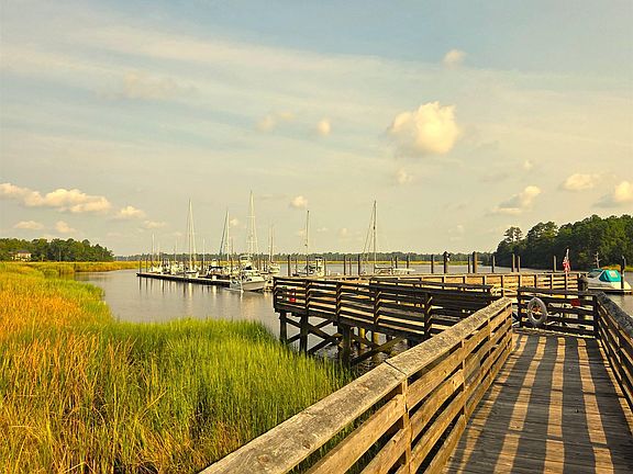 4th image of 112 Duany Dr. Boat Slip #11 Friendfield Marina