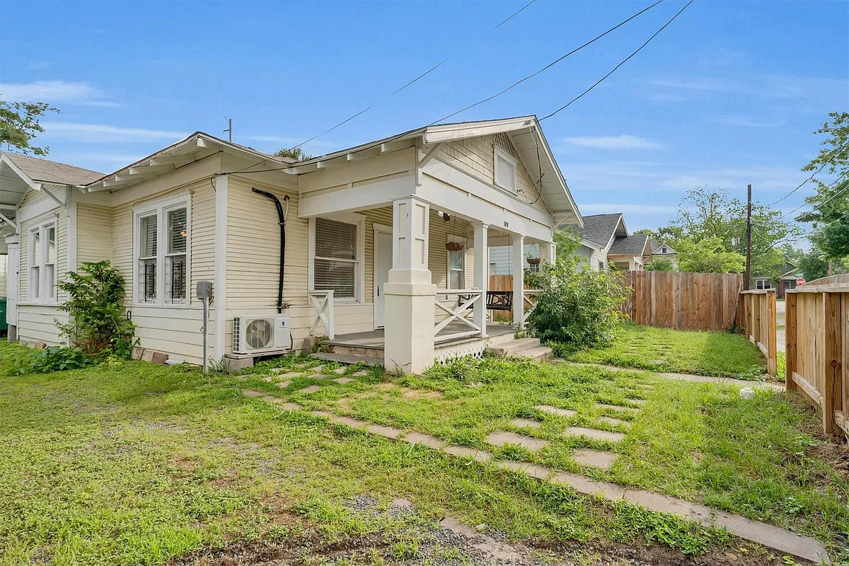 Building Photo - 1109 Gargan St