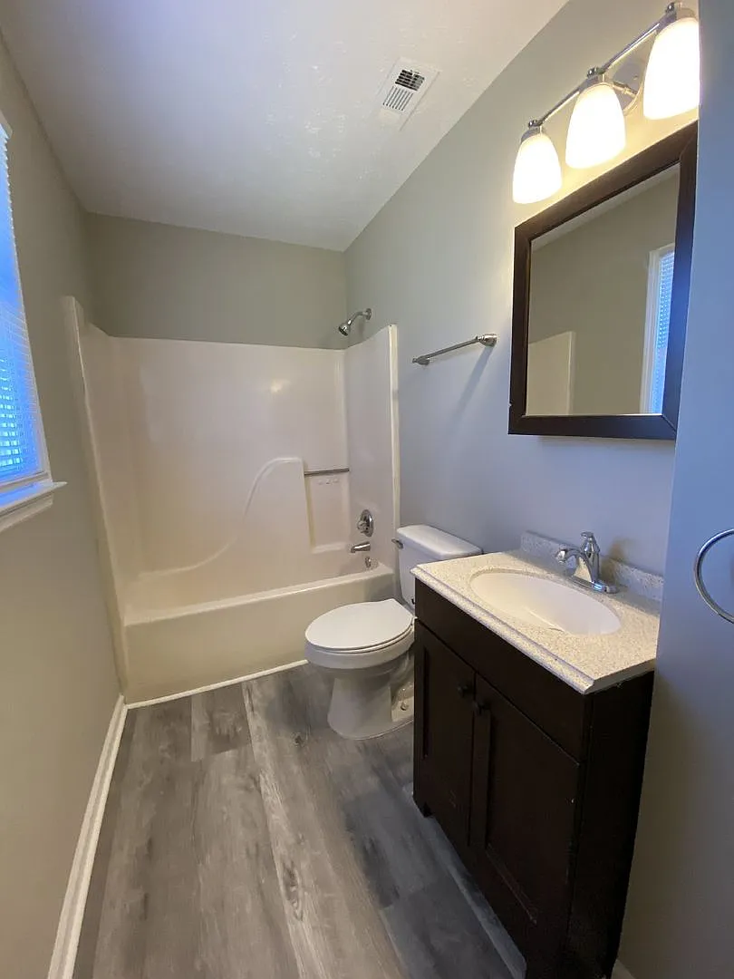 Charming, Pet-Friendly 3 Bedroom, 2 Bath Home on Whitehead Road — Photo 4