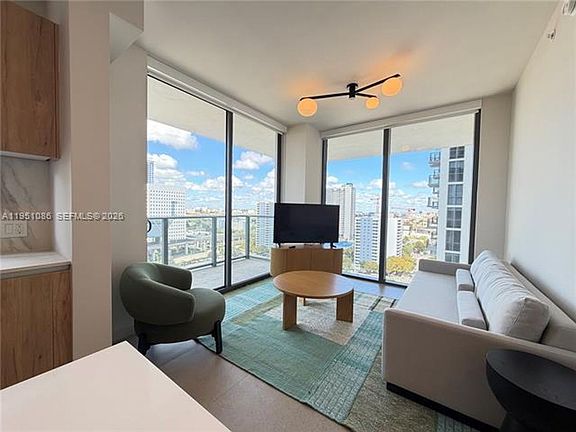 4th image of 11 NE 6th St Unit 1714
