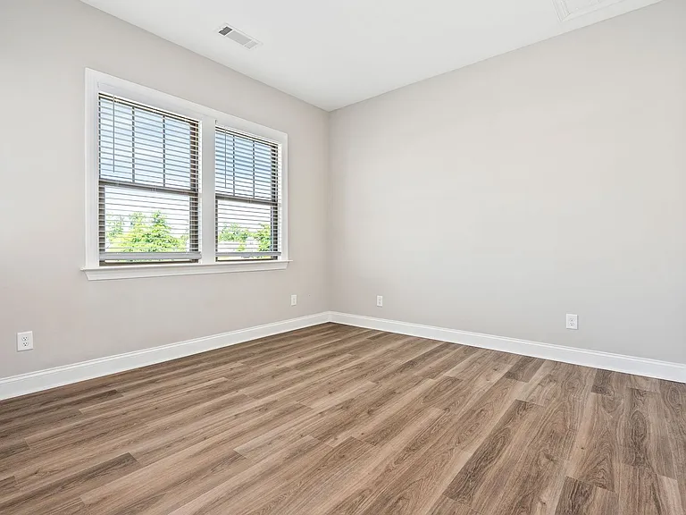 520 Grey Oak Cir — Photo 6