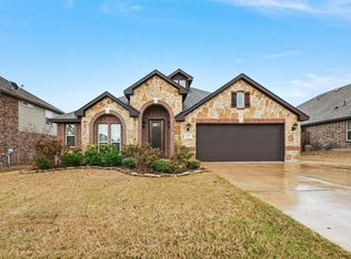 905 Foxtail Dr, Mansfield, TX 76063