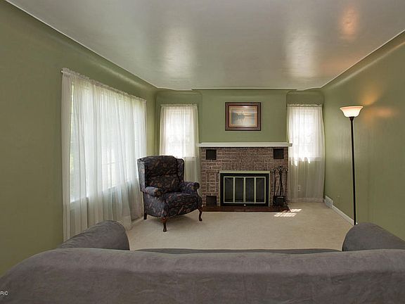 3rd image of 553 Fairfield Ave