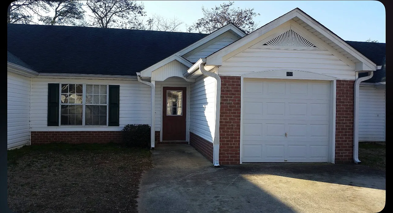 2 bed, 1000 sqft, $1,250 — Photo 1