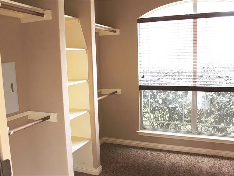 19500 Sangremon Way — Photo 21