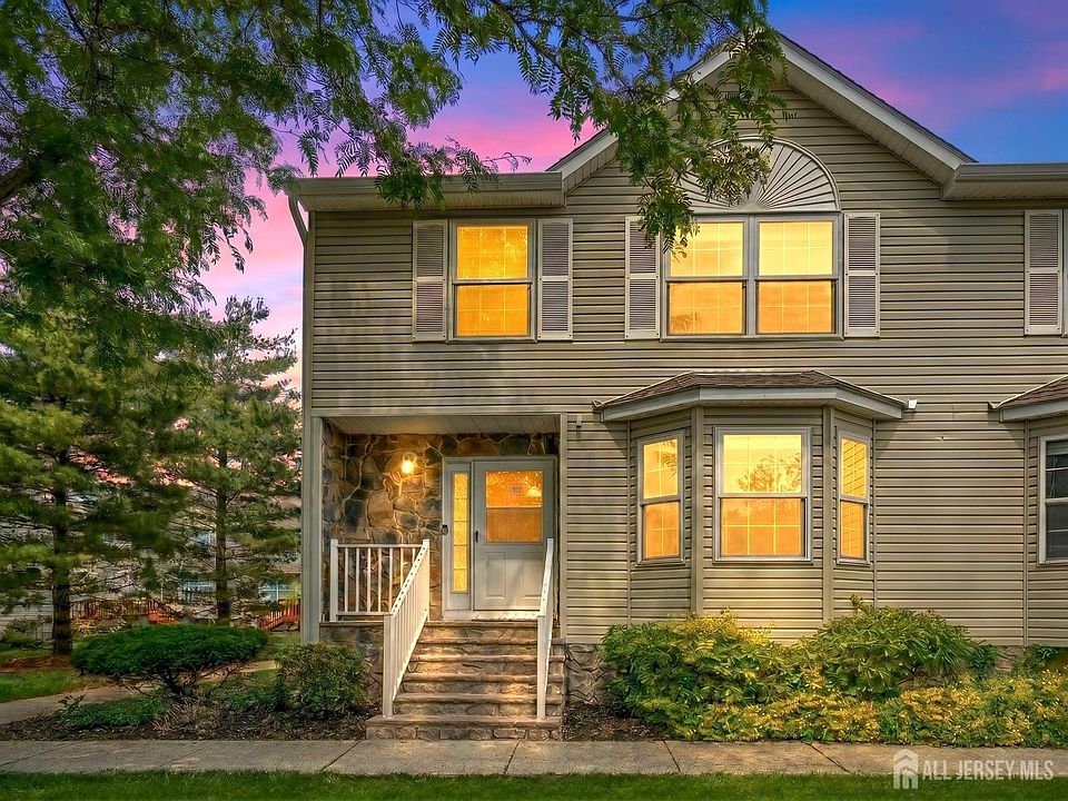 1st image of 8 Ashley Ct