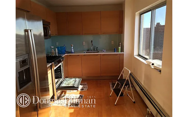 Rented by Douglas Elliman | media 27