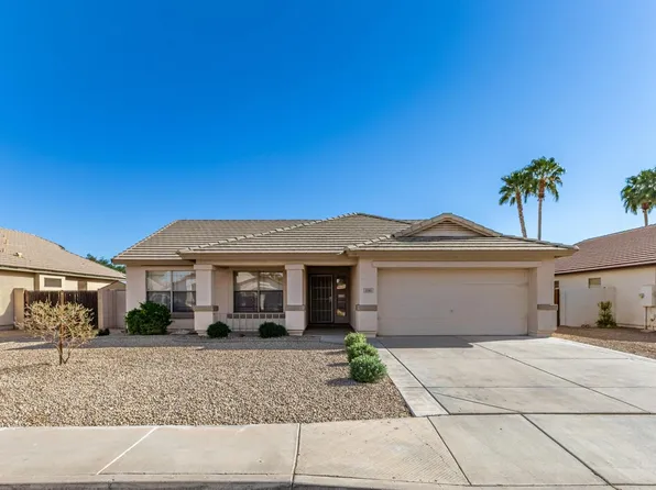 2085 E SMOKE TREE Road, Gilbert, AZ 85296